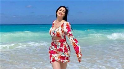 نسرين طافش تثير الجدل في حمام السباحة.. شاهد