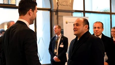 وزير التجارة يزور شركة إيريكسون العالمية لاستعراض فرص ومقومات الاستثمار