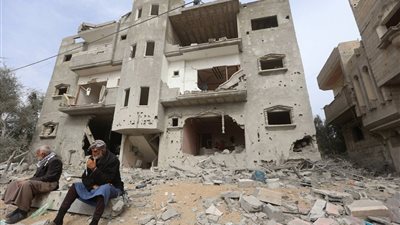 طائرات الاحتلال تقصف منزل بقرية المصدر وسط القطاع