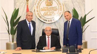 بالأسماء.. وزير التعليم يعلن أوائل الثانوية العامة رسمياً