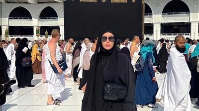 أحدث ظهور لريم البارودي بعد رحيل والدها داخل الحرم المكي