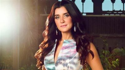 غادة عادل تستعد لانطلاق تصوير 