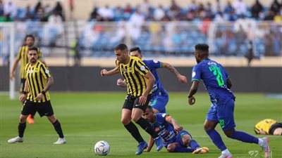 الاتحاد يدك شباك الفتح بخماسية في الدوري السعودي