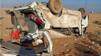 مصرع شخصان واصابة 6 اخرين إثر حادث انقلاب ميكروباص بالشرقية