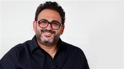 أكرم حسني يكشف كواليس دبلجة غارفيلد مع ET بالعربي