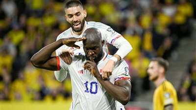 لوكاكو والاستسلام طريقين مختلفين .. الدبابة الهداف التاريخي لبلجيكا