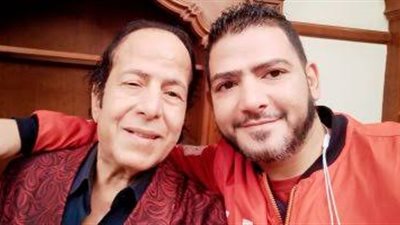 عادل الفار متحسرًا على نجله.. لما بيجي على بالي بحس إني عايز أعيط