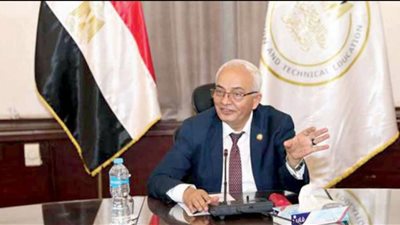 وزير التربية و التعليم يكشف مواصفات إمتحانات الطلاب بالخارج