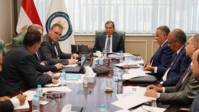 «الملا» مشروعات جديدة لتوطين الصناعات المكملة لنشاط التعدين