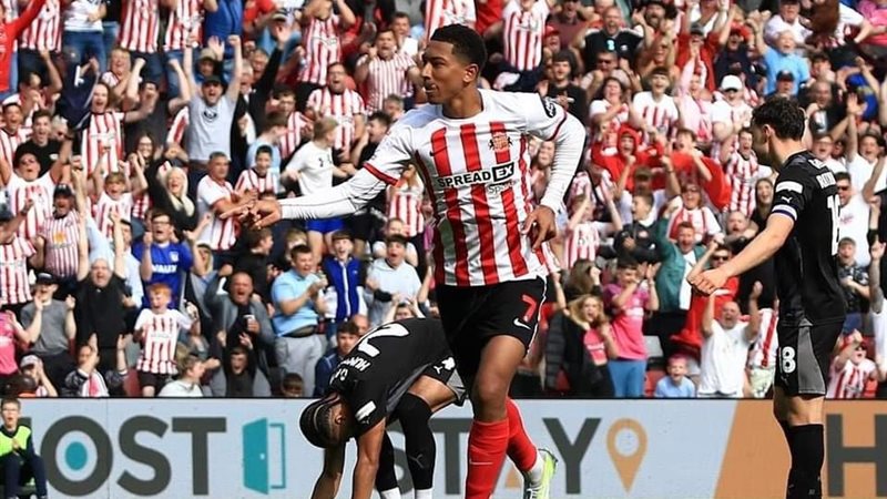 EDDB448D-B1E2-4F6A-A351-A7385AB16684