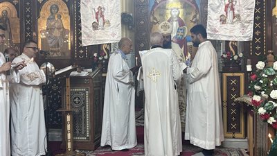 القمص مرقس يترأس قداس عيد القيامة المجيد بكنيسة مارجرجس برأس البر