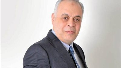 لهذا السبب.. أشرف زكي يؤجل توقيع كتاب 