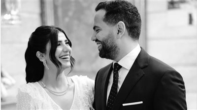 قلب أحمر وإطلالة رقيقة.. بعد عقد قرآن ريم سامي تعرف على محمد المغازي