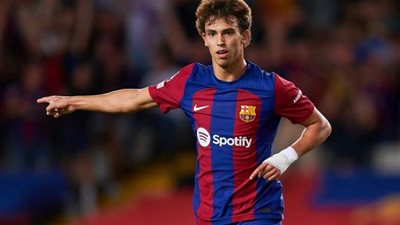 مستقبل غامض لجواو فليكيس مع برشلونة