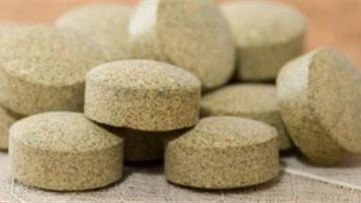 ضبط شخص بحوزته أقراص ومنشطات مجهولة المصدر في الخليفة