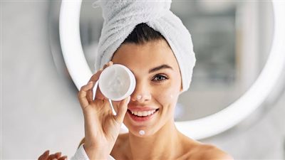 بعد إرتفاع درجات الحرارة.. تعرفِ على نصائح لـ حماية البشرة من الجفاف