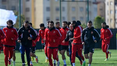 كولر في ورطة.. إصابة مدافع الأهلي قبل مواجهة يانج أفريكانز