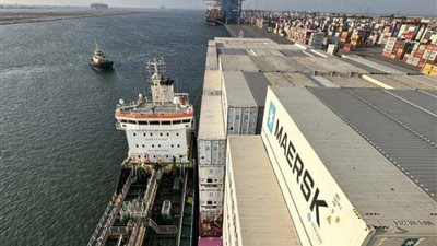 ميناء شرق بورسعيد يشهد أول خدمة تموين سفن بالميثانول الأخضر في إفريقيا والشرق الأوسط