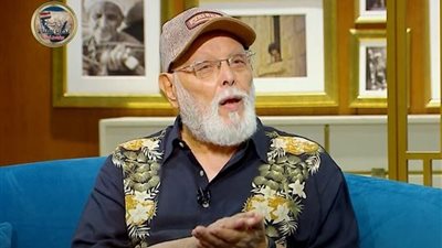 كريم عبد العزيز ينعي الراحل أشرف عبد الغفور 