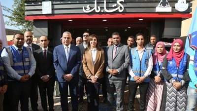 وزيرة الثقافة ومحافظ سوهاج يفتتحان مشروع 