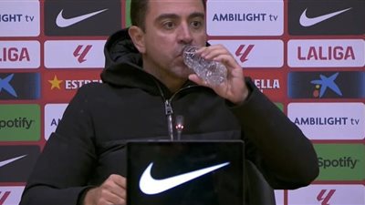 تقرير تشافي: التأثير البارد وركود الجماهير في أداء برشلونة