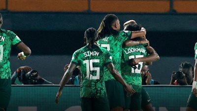 مواجهة مثيرة بين نيجيريا وجنوب أفريقيا في نصف نهائي الكأس