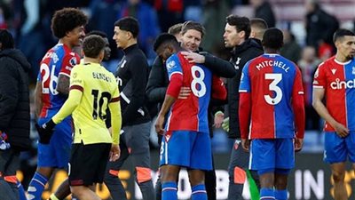 فضيحة جديدة.. كريستال بالاس يقسو على مانشستر يونايتد برباعية نظيفه