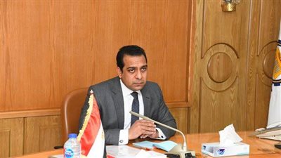 نائب محافظ قنا يتفقد مجمع الخدمات الحكومية بـ قرية المراشدة