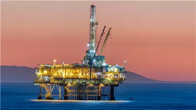 تضارب في أسعار النفط وسط توقعات باستهداف مواقع إيرانية