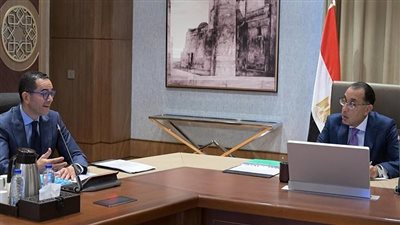 اجتماع حكومي لاستعراض برامج التسهيلات الضريبية وجذب الاستثمارات