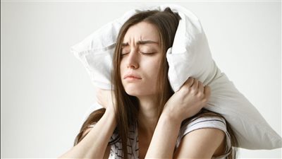 الطماطم والجرجير.. أبرز الأطعمة المسببة للأرق وطرق علاجها منها