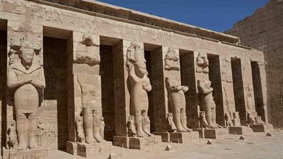 رئيس الوزراء يؤكد دعمه الكامل لرفع كفاءة المعابد الأثرية