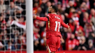 تقارير صحفية تفجر مفاجأة حول قيمة تجديد عقد محمد صلاح مع ليفربول