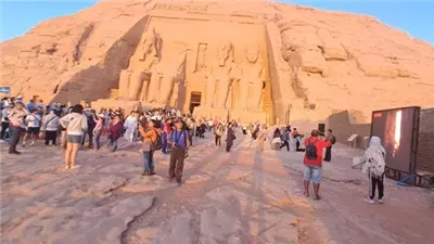 مرتين خلال العام.. تعامد الشمس على وجه رمسيس بـ أبو سمبل