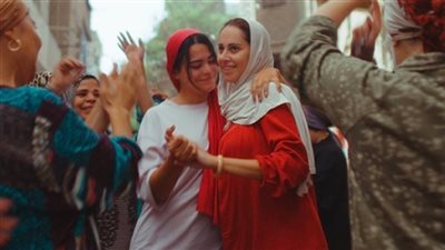 طرح البوسترات الدعائية لـ «الفستان الأبيض» 