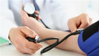 كيف تخفض ضغط الدم بطرق طبيعية ودون أدوية؟