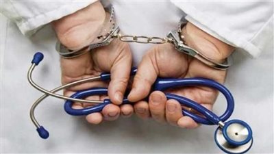 السجن المشدد لـ طبيب التجمع المعتدي على بناته الثلاثة