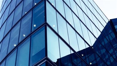 واجهات المباني الزجاجية.. تعارض أهداف التنمية المستدامة