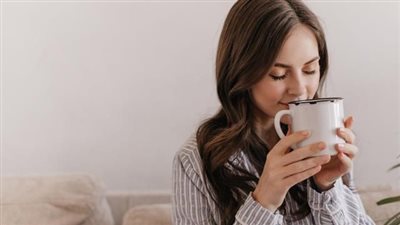 نوم هانئ بلا أرق.. خبير تغذية يكشف عن مشروبات تساعد على الاسترخاء