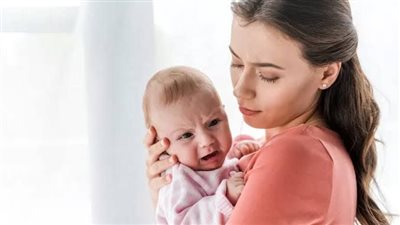 متى يبدأ الطفل الرضيع بالبكاء؟ الأسباب وكيفية التعامل معه؟