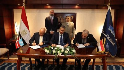 تفاصيل توقيع تعاون مشترك بين هيئة قناة السويس وشركة ميرسك للتدريب