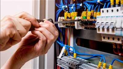 غرامة مليون جنيه.. صاعقة حكومية لسارقي الكهرباء بعد الموافقة على تغليظ العقوبات