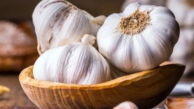 الثوم ومضادات التجلط.. خبير تغذية يوضح الجرعة اليومية المثلى لصحة الجسم