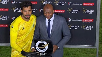 المهدى سليمان يحصد جائزة رجل مباراة الأهلي والاتحاد بالدوري