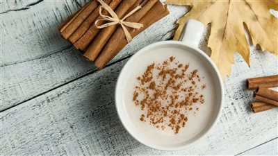 السحلب وتأثيره على صحة القولون: علاج طبيعي أم مسبب للتهيج؟