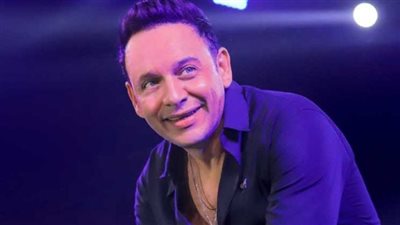 كهربا ومصطفى قمر يقدمان واجب العزاء في حما حمادة هلال