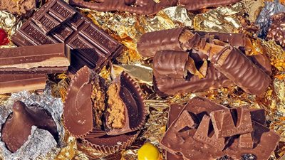 تموين الفيوم يصادر 57 ألف قطعة شوكولاتة مجهولة المصدر بحملات رقابية