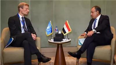 وزير الخارجية يثمن دور برنامج الغذاء العالمي لدعم الإغاثة الإنسانية حول العالم