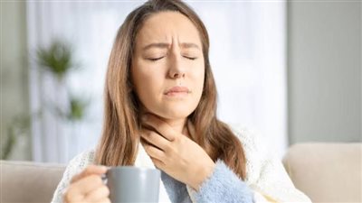 أفضل 20 علاجًا طبيعيًا لاحتقان الحلق.. طرق فعّالة وسريعة للتخلص من الألم