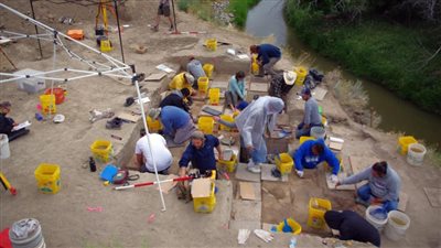العثور على إبر مصنوعة من عظام حيوانات برية ترجع للعصر الجليدي بأمريكا